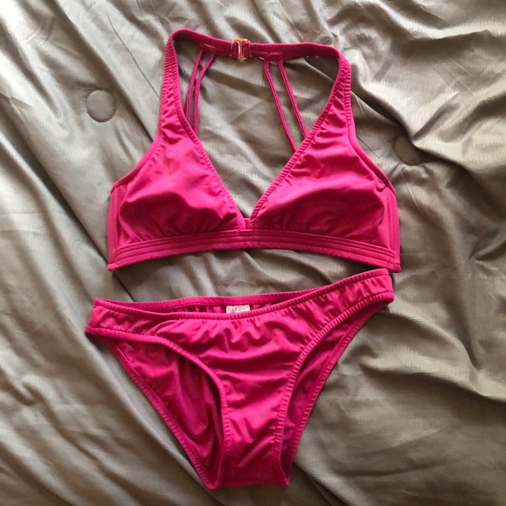 Fuchsia bikini